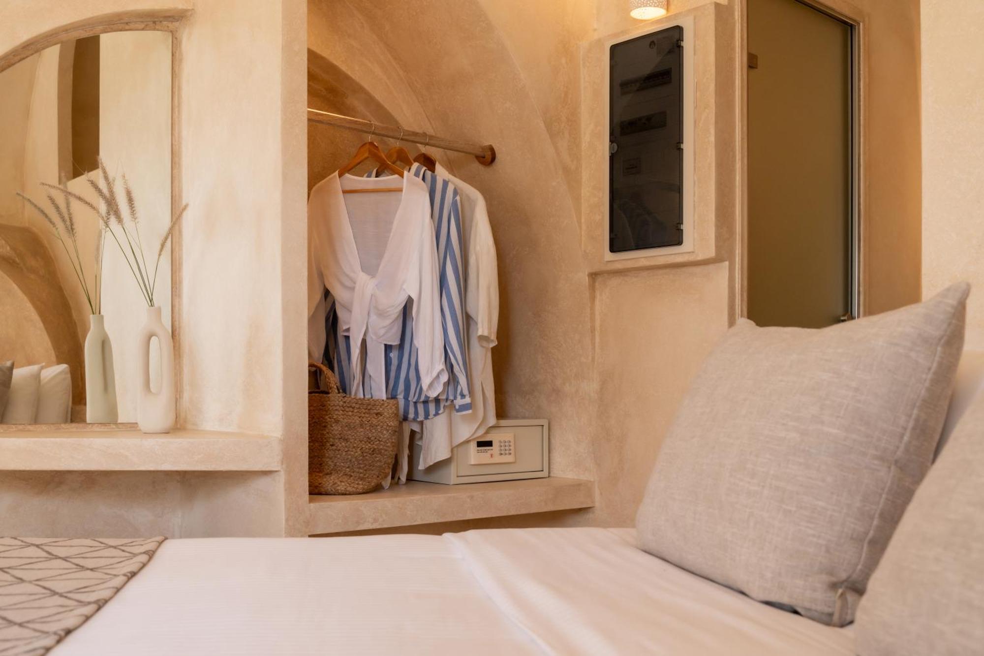 Heyday Luxury Suites Perissa  Eksteriør billede