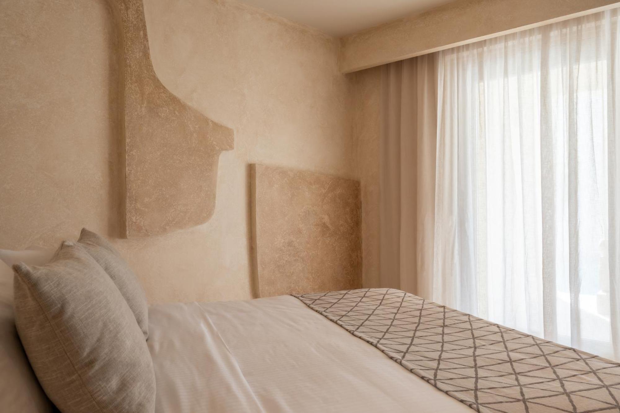 Heyday Luxury Suites Perissa  Eksteriør billede